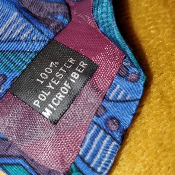 Blue, Red, Cream Patterned Tie New - Picture 6 of 6